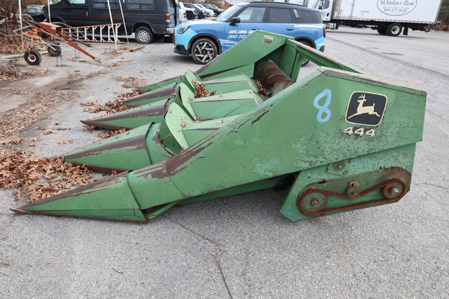 Image of John Deere 444 equipment image 1
