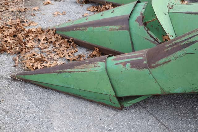 Image of John Deere 444 equipment image 2