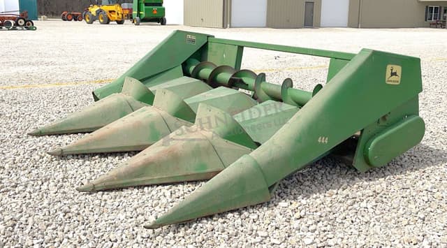 Image of John Deere 444 equipment image 1