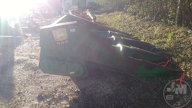 Image of John Deere 444 equipment image 2