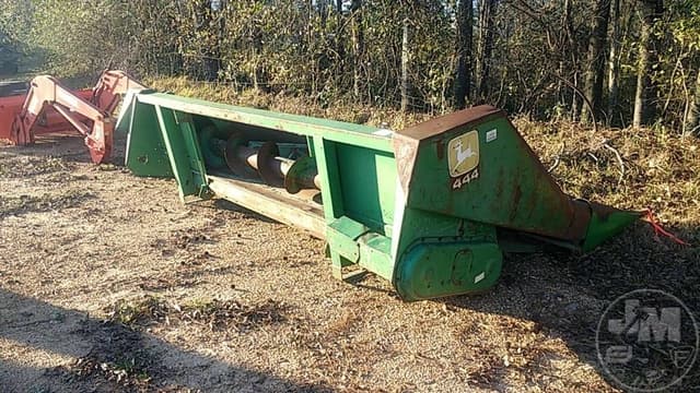 Image of John Deere 444 equipment image 3