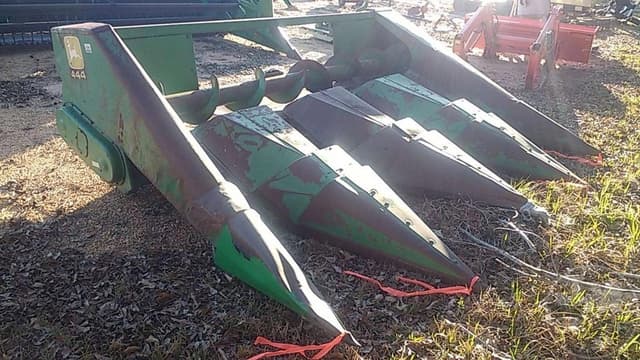 Image of John Deere 444 equipment image 1