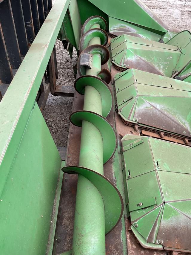 Image of John Deere 444 equipment image 4