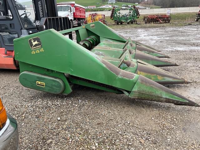 Image of John Deere 444 equipment image 3