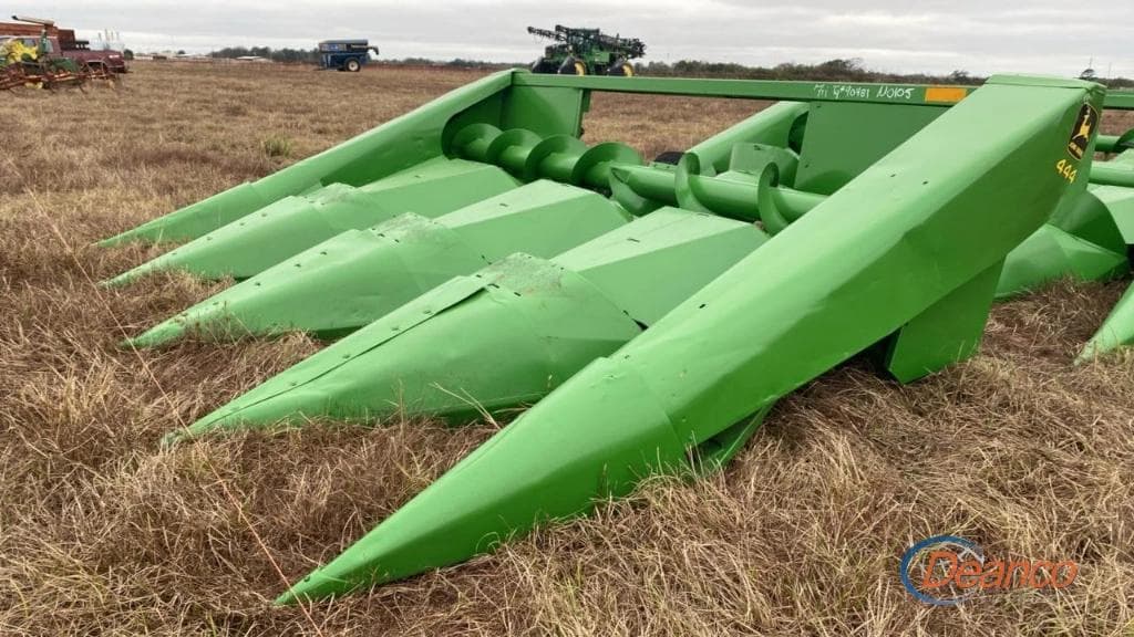 Image of John Deere 444 Primary image