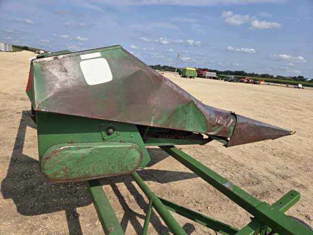 Image of John Deere 444 equipment image 2