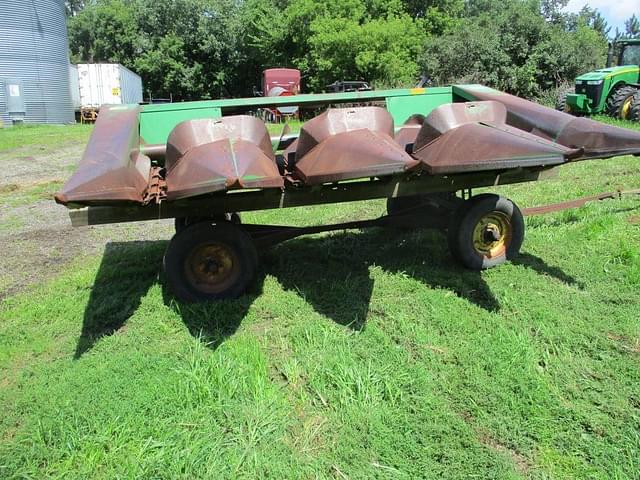 Image of John Deere 444 equipment image 1