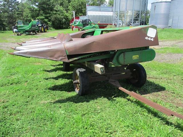 Image of John Deere 444 equipment image 3