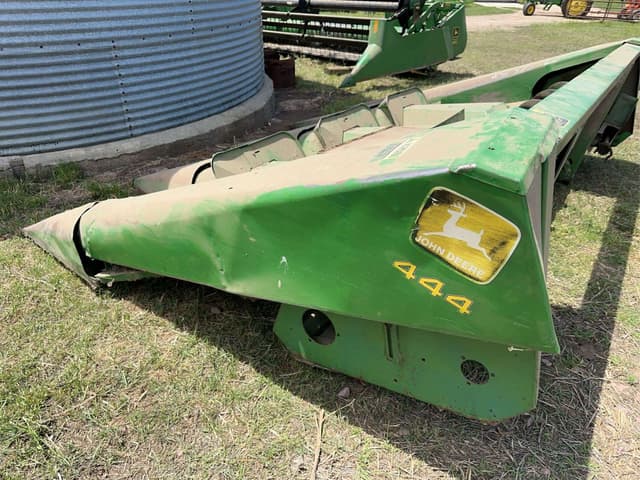 Image of John Deere 444 equipment image 4