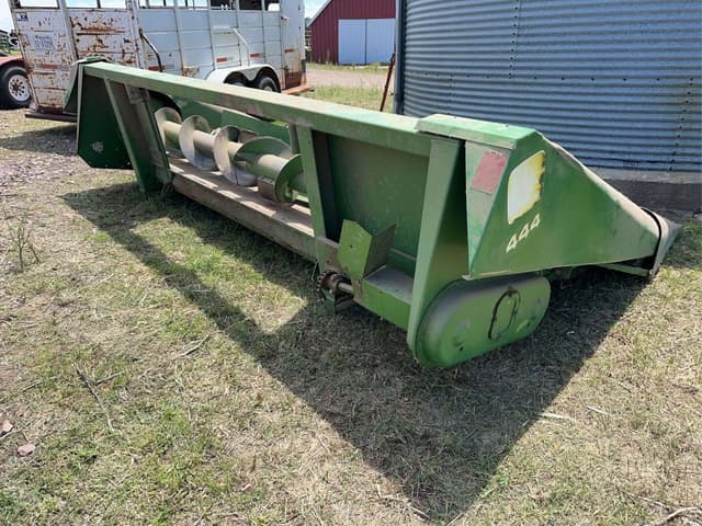 Image of John Deere 444 equipment image 2
