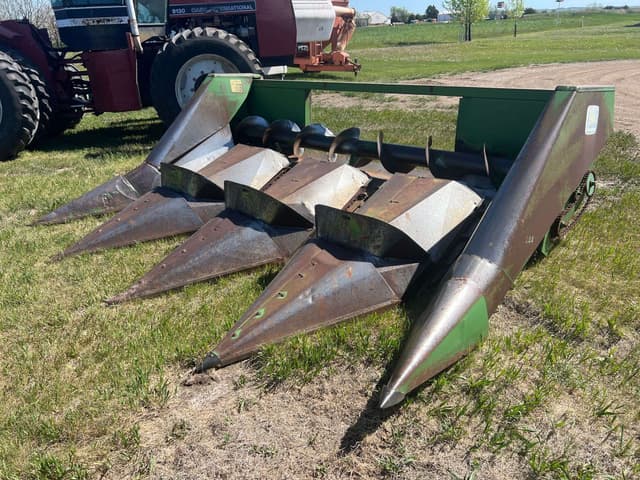 Image of John Deere 444 equipment image 1