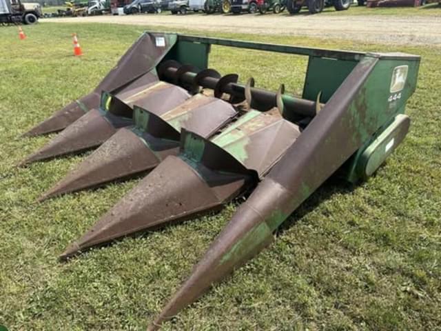 Image of John Deere 444 equipment image 1