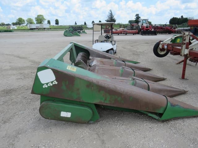 Image of John Deere 444 equipment image 1