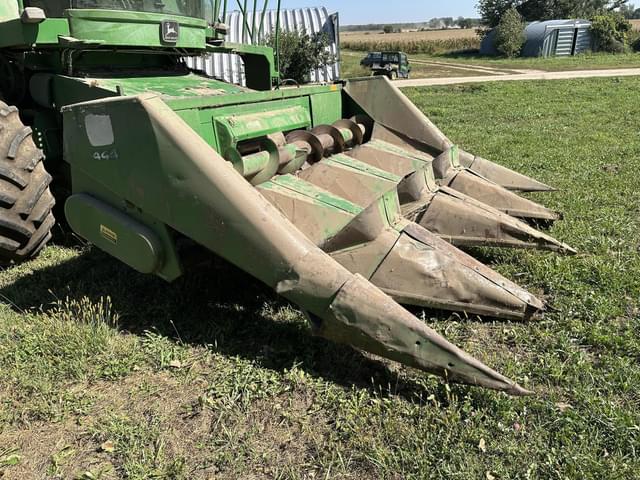 Image of John Deere 444 equipment image 2