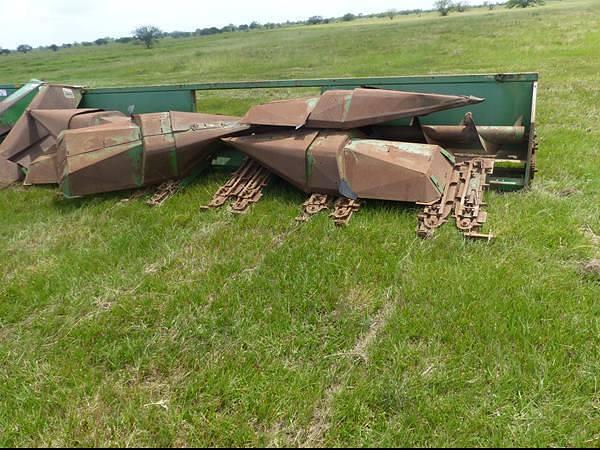 Image of John Deere 444 equipment image 1