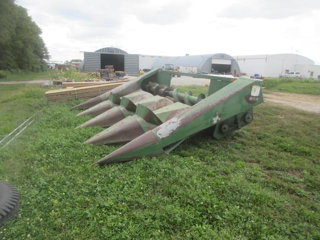 Image of John Deere 444 equipment image 1