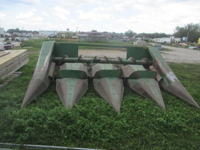 Image of John Deere 444 equipment image 3