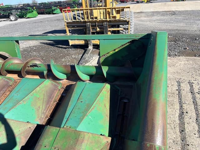 Image of John Deere 444 equipment image 2