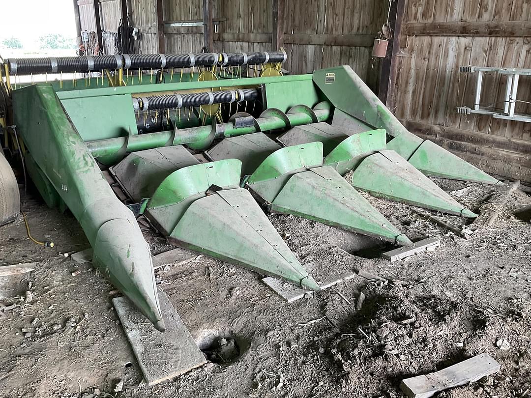 Image of John Deere 444 Primary image