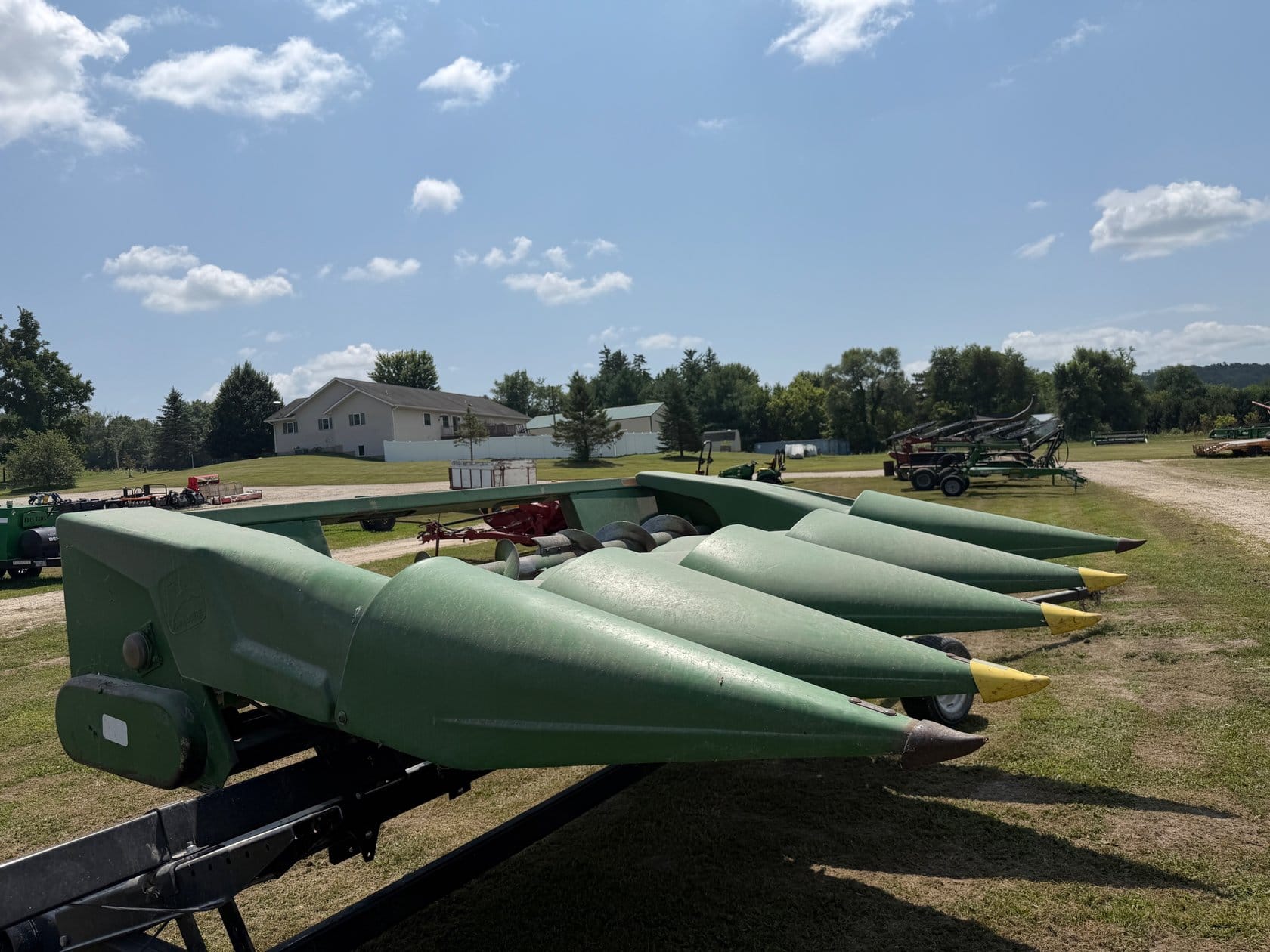John Deere 444 Equipment Image0