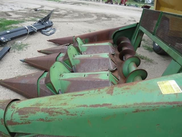 Image of John Deere 444 equipment image 1