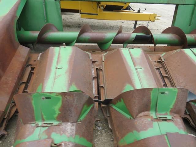 Image of John Deere 444 equipment image 4