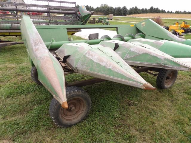 Image of John Deere 444 equipment image 1