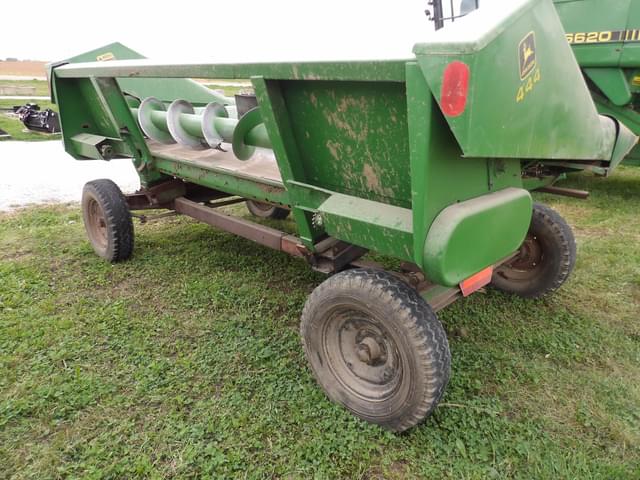Image of John Deere 444 equipment image 4
