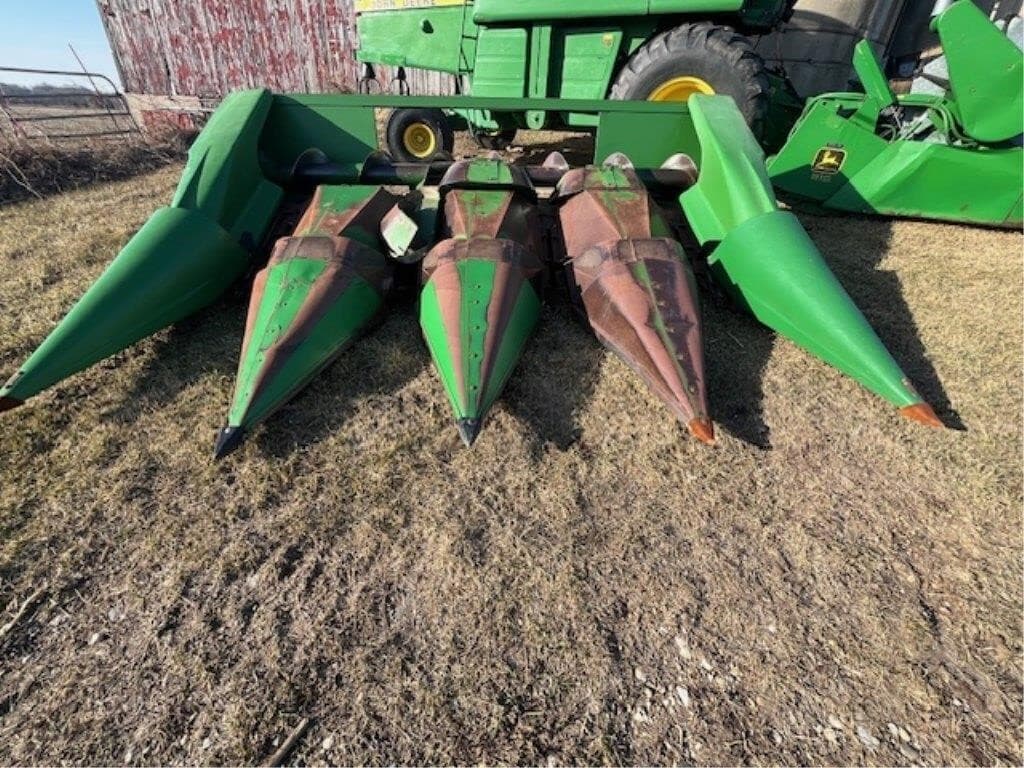 Image of John Deere 444 Image 1
