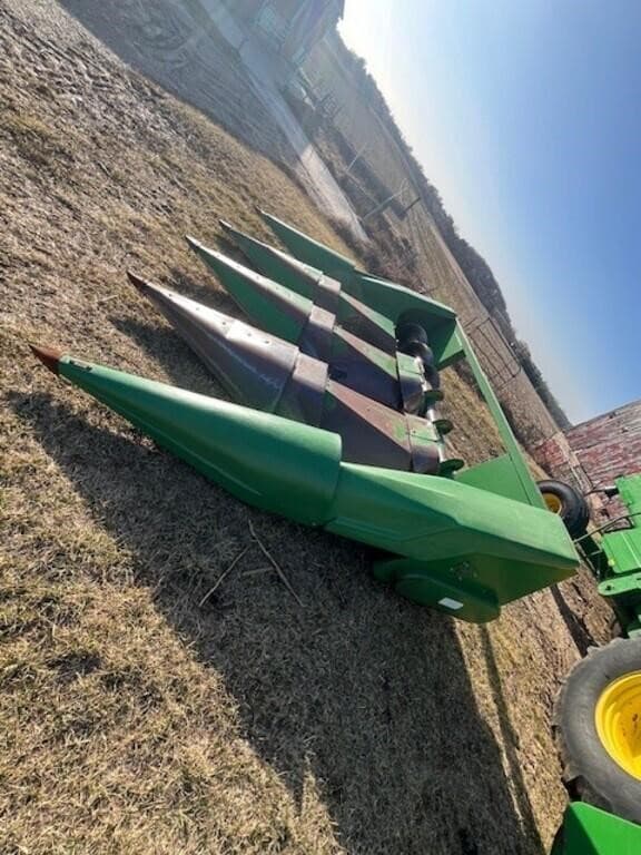 Image of John Deere 444 Image 0