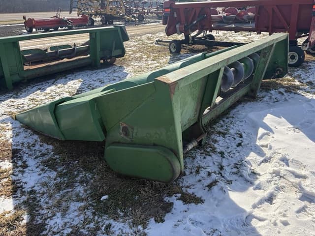 Image of John Deere 444 equipment image 2