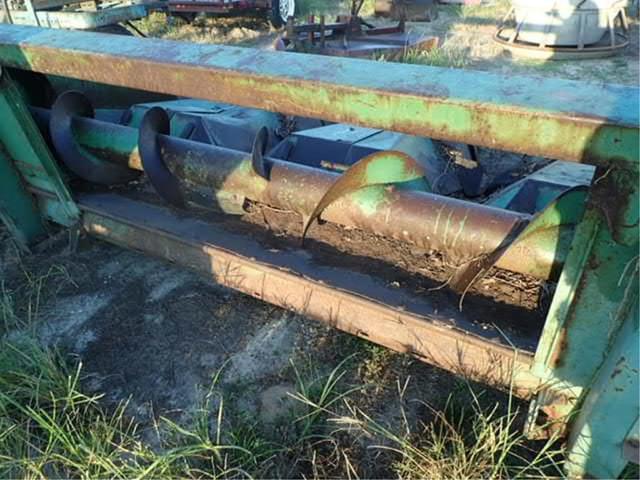 Image of John Deere 444 equipment image 4