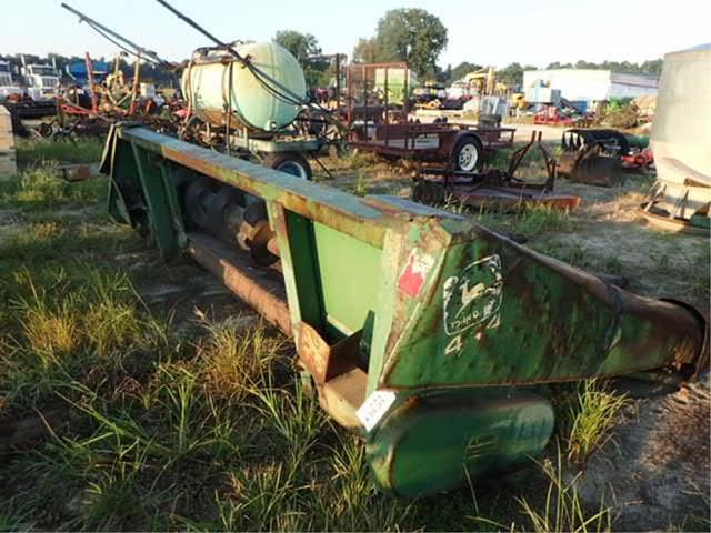 Image of John Deere 444 equipment image 2