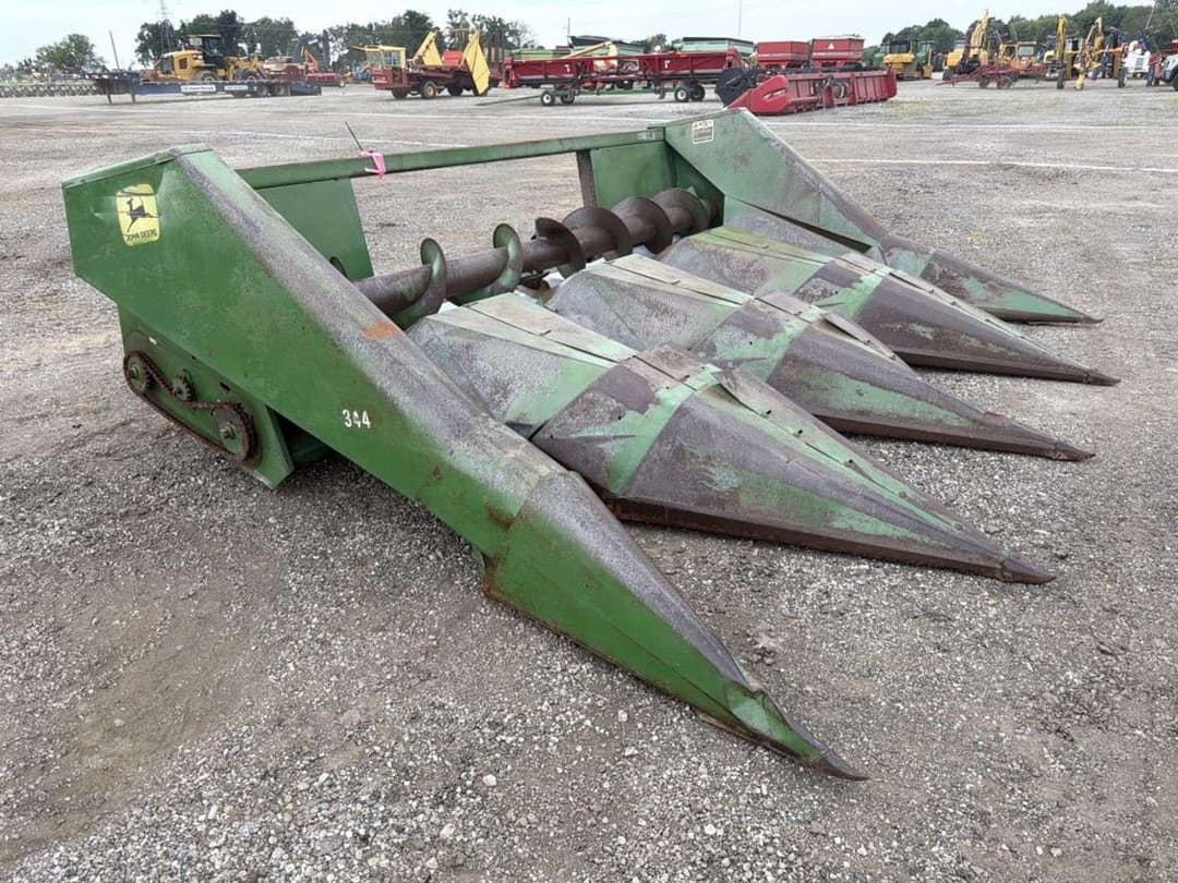 Image of John Deere 444 Primary image