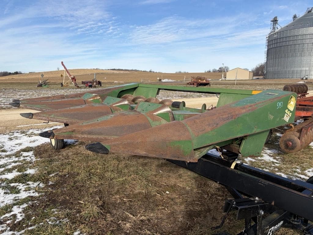 Image of John Deere 444 Image 0