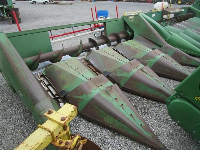 Image of John Deere 444 equipment image 3