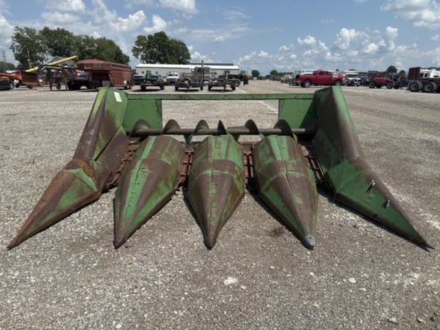 Image of John Deere 444 equipment image 1