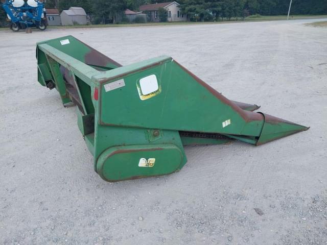 Image of John Deere 444 equipment image 3