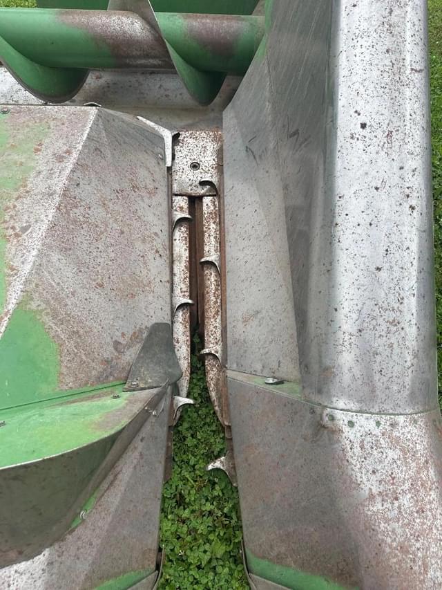 Image of John Deere 444 equipment image 3