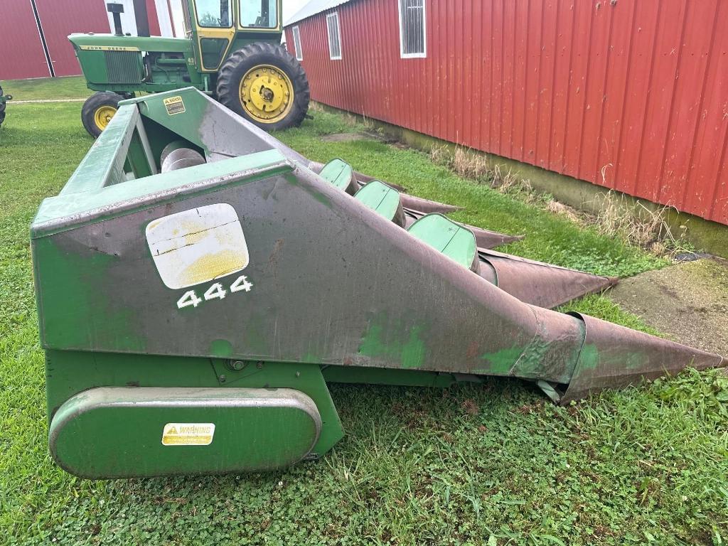 Image of John Deere 444 Primary image