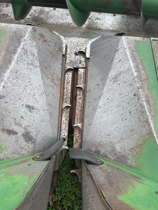 Image of John Deere 444 equipment image 4