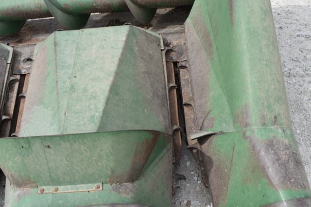 Image of John Deere 444 equipment image 3