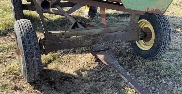 Image of John Deere 444 equipment image 1