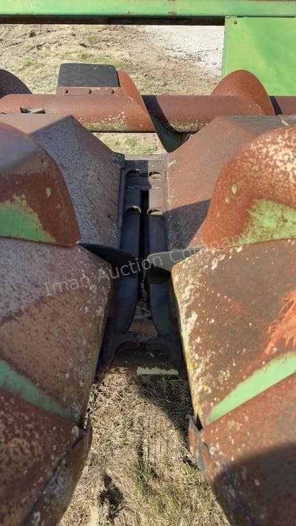 Image of John Deere 444 equipment image 2