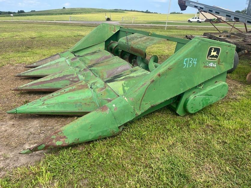 Image of John Deere 444 Primary image