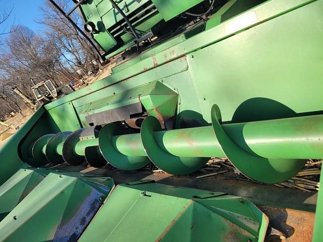 Image of John Deere 444 equipment image 3