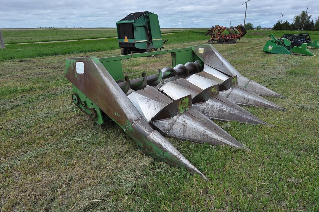 Image of John Deere 444 Primary image