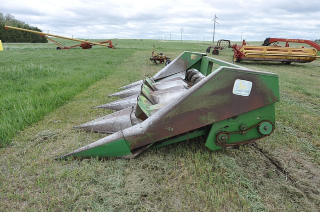 Image of John Deere 444 equipment image 3