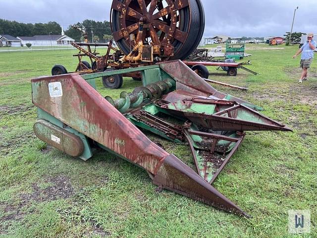 Image of John Deere 444 equipment image 2