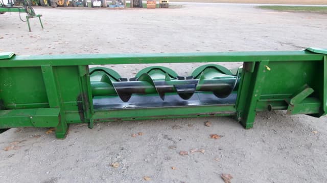 Image of John Deere 444 equipment image 2